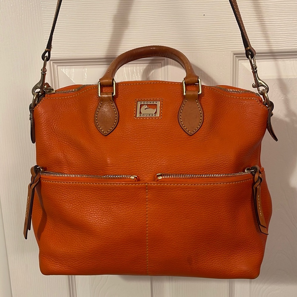 Dooney & Bourke leather shoulder bag